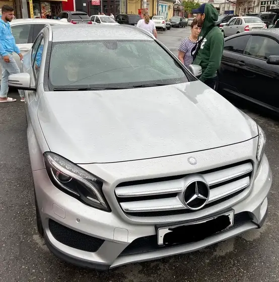 Mercedes Benz GLA 200