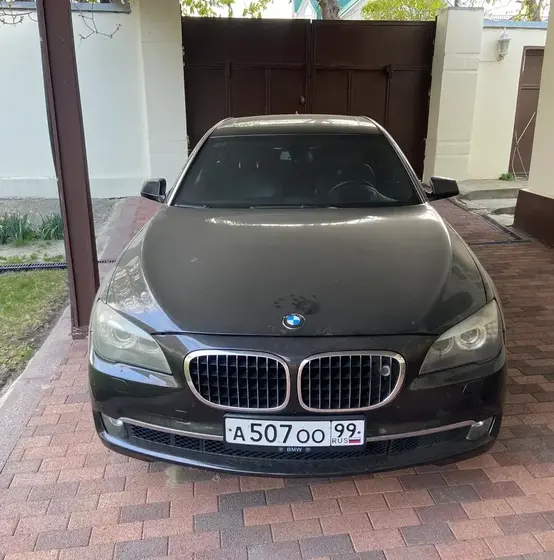 BMW 740Li F02